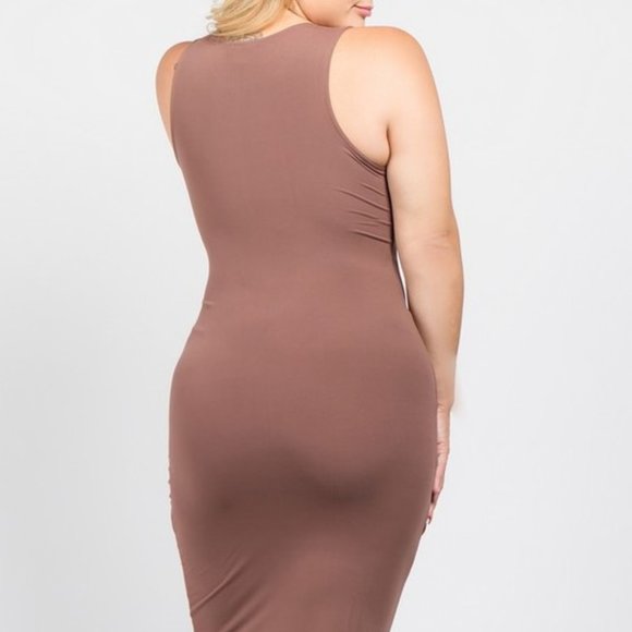 Taupe Crew Neckline Body-Con Dress - Picture 3 of 3